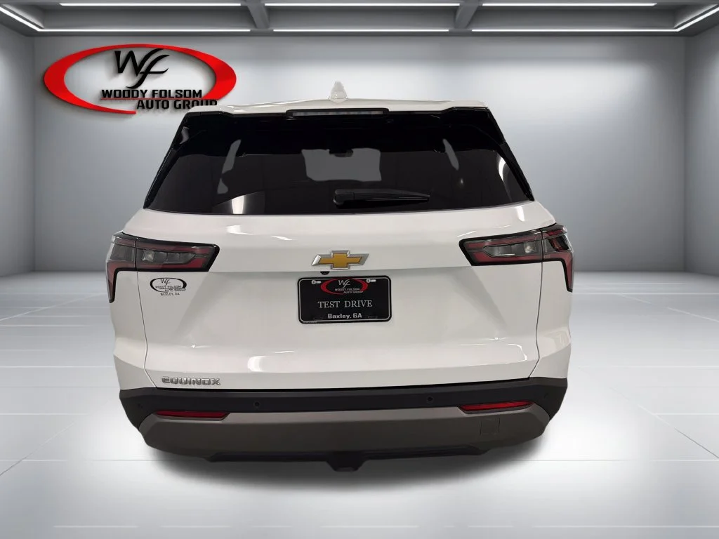 Used 2025 White Chevrolet LT image 7