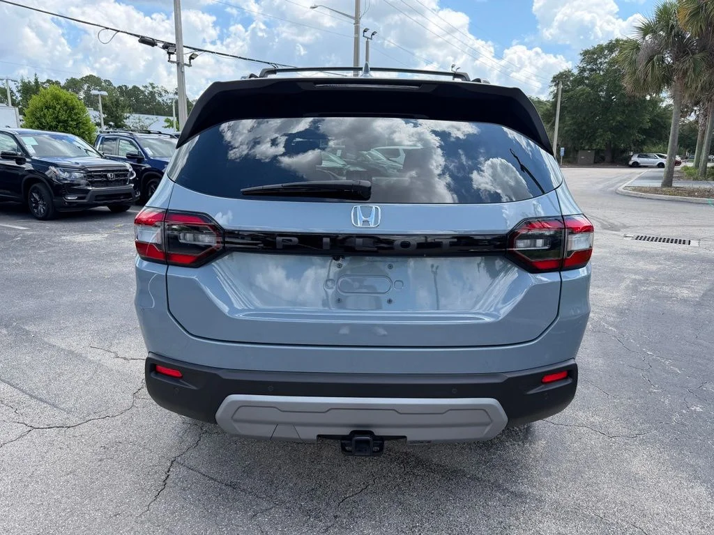 Certified Used 2025 Sonic Gray Pearl Honda AWD TrailSport image 5
