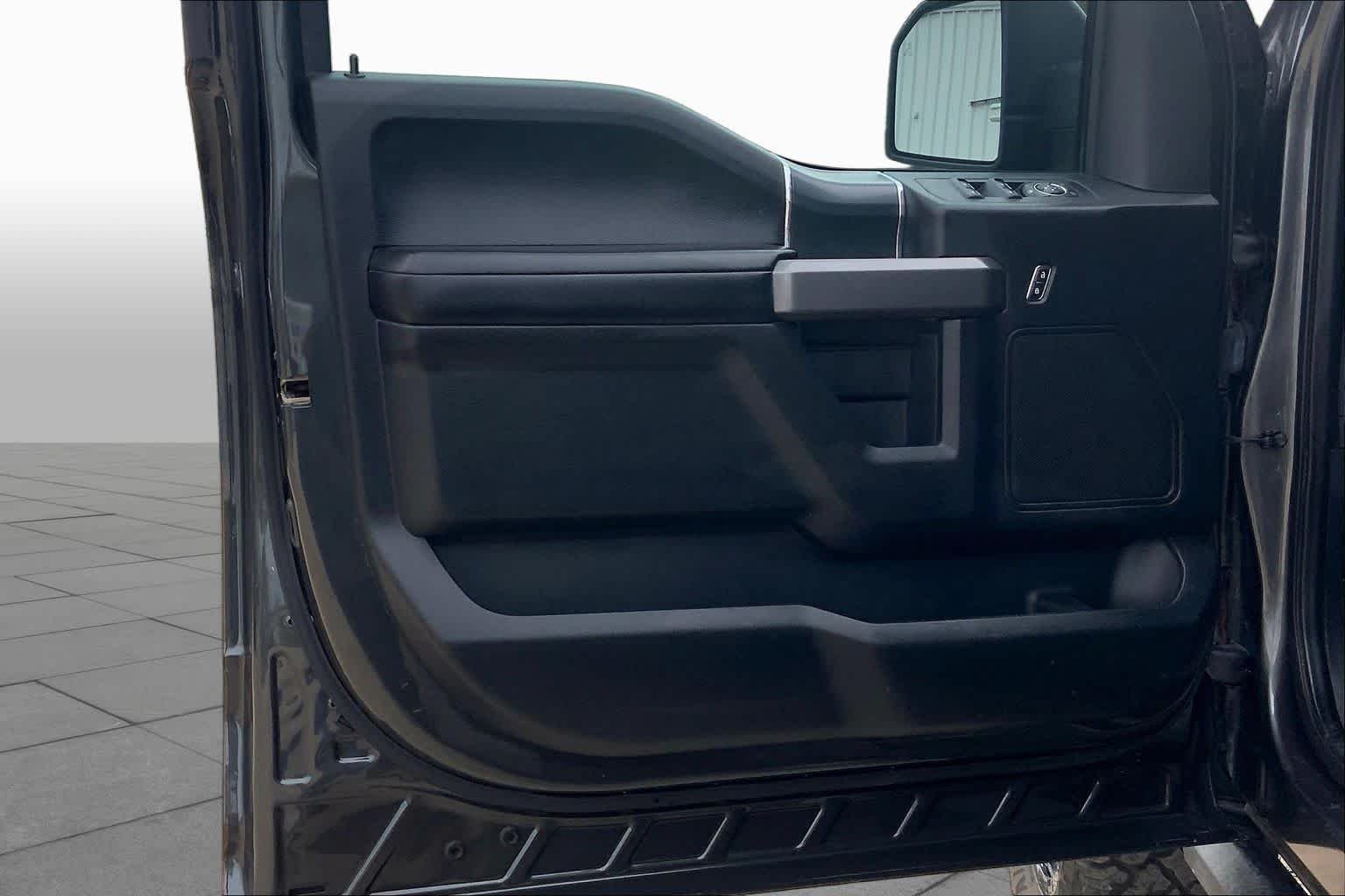 Used 2020 Magnetic Metallic Ford XLT image 20