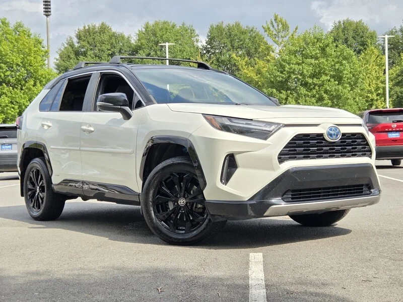 Used 2022 WHITE TOYOTA XSE image 23