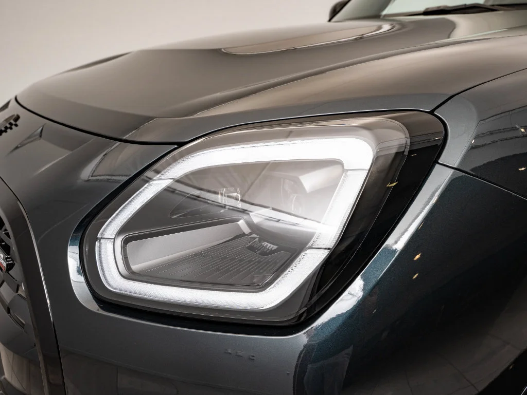 New 2027 Gray Metallic MINI Iconic image 15