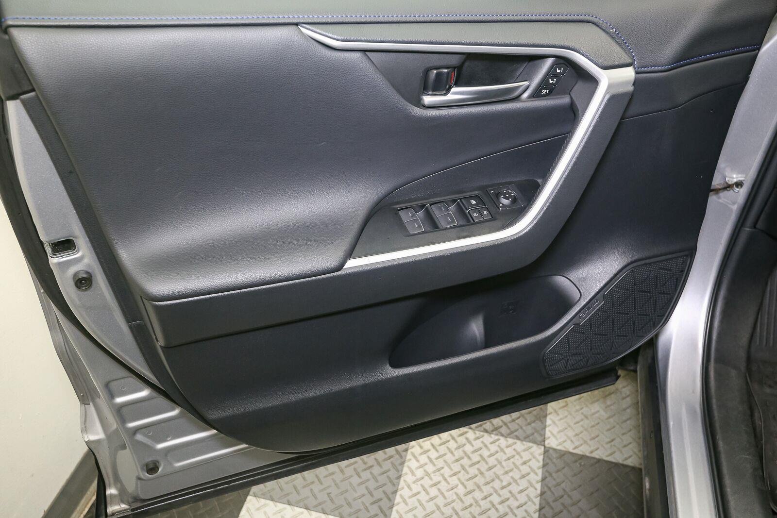 Used 2023 Silver Sky Metallic w/Midnight Black Metallic Roof Toyota XSE image 45