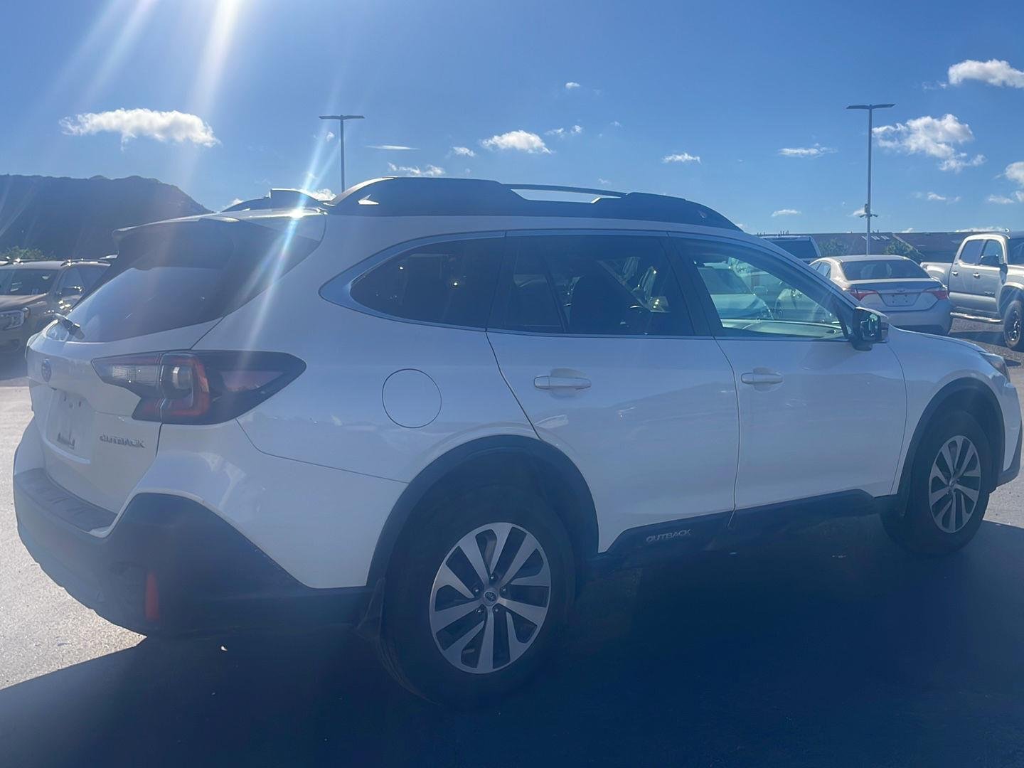 Used 2021  Subaru  image 8