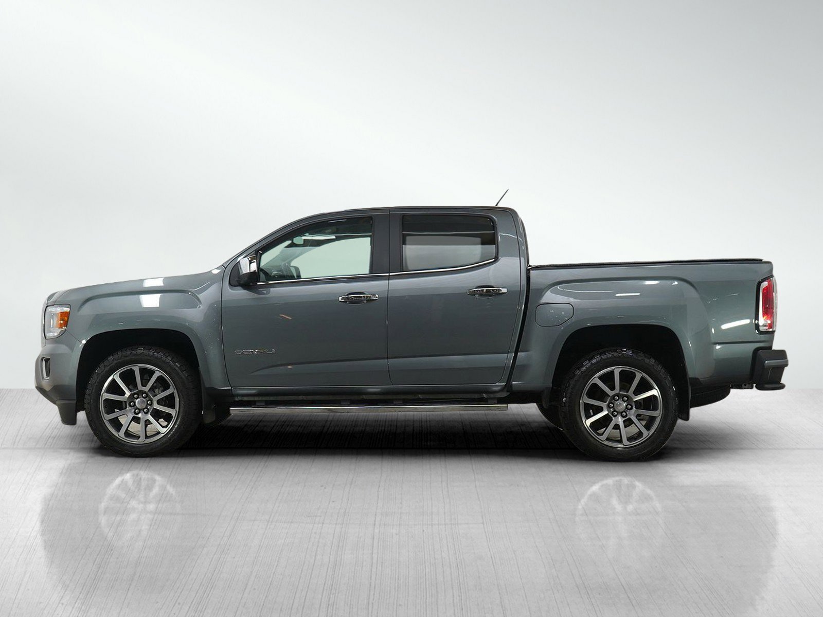 Used 2020 GMC Canyon Denali with VIN 1GTG6EEN7L1128538 for sale in Burnsville, Minnesota