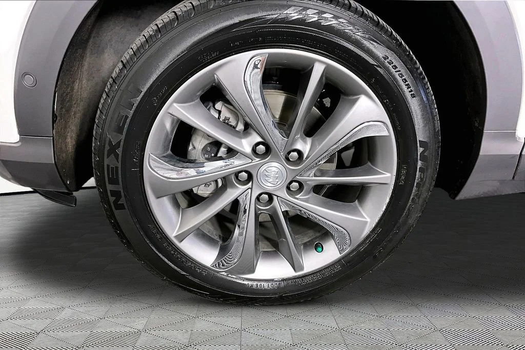 Certified Used 2022 White Frost Tricoat Buick Essence image 32
