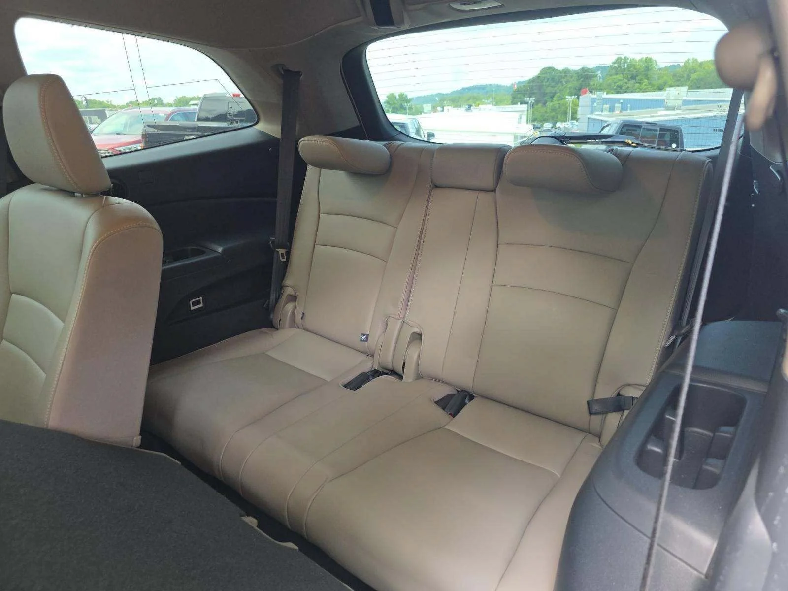 Used 2016 White Diamond Pearl Honda EX-L image 12