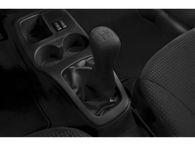 Used 2015  Mitsubishi DE image 10