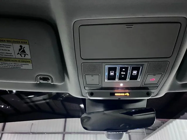 Used 2017 Black Land Rover First Edition image 30