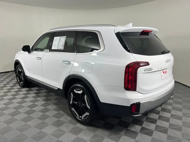 Used 2023 White Kia S image 5