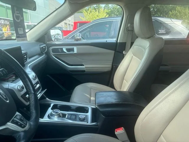 Used 2020 Red Ford XLT image 2