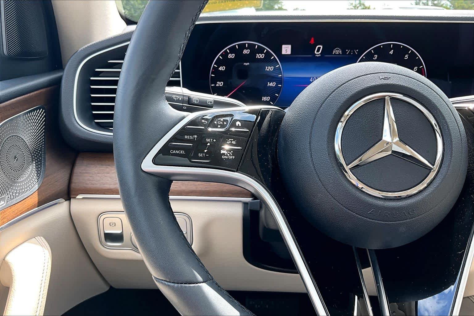 Used 2026 Cirrus Silver Metallic Mercedes-Benz GLE 450 image 24