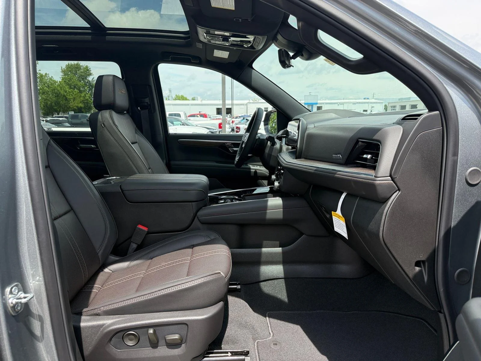 2026 Chevrolet Suburban High Country - Photo 30