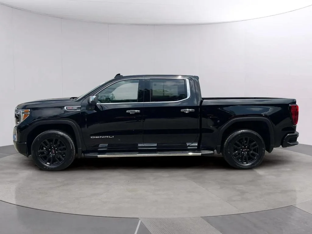 Used 2021 Onyx Black GMC Denali image 2