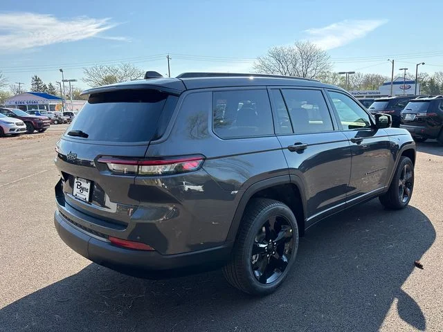 New 2026 Baltic Gray Metallic Clear-Coat Exterior Paint Jeep Limited image 30