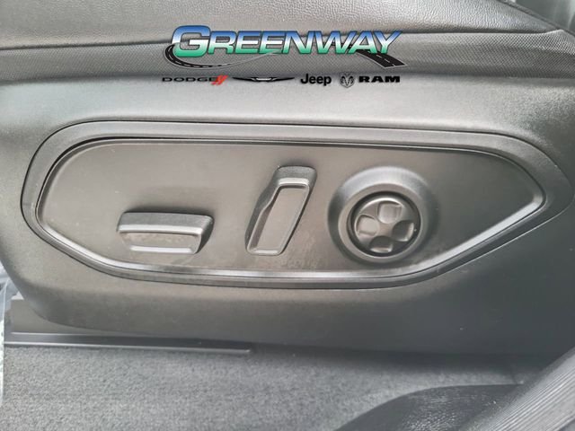 Used 2025 White Jeep Limited image 16