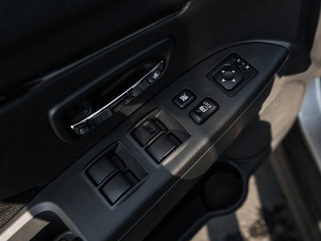 New 2026 Mercury Gray Metallic Mitsubishi 2.0 TRAIL EDITION image 16