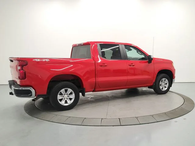 Used 2025 Red Chevrolet LT image 7