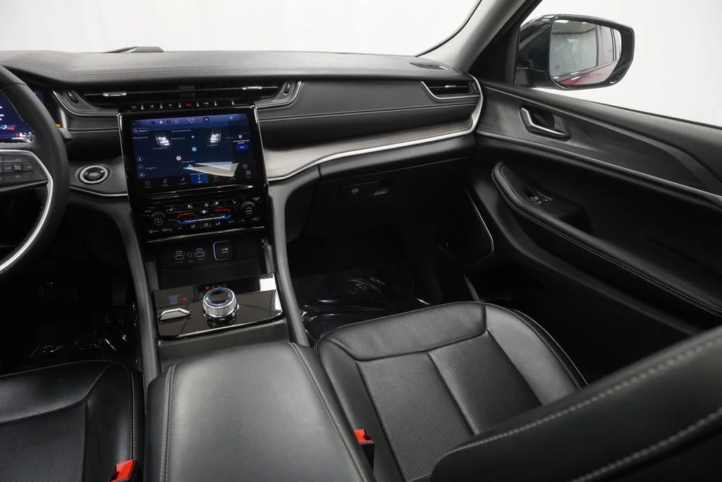 Used 2024 Red Jeep Limited image 28