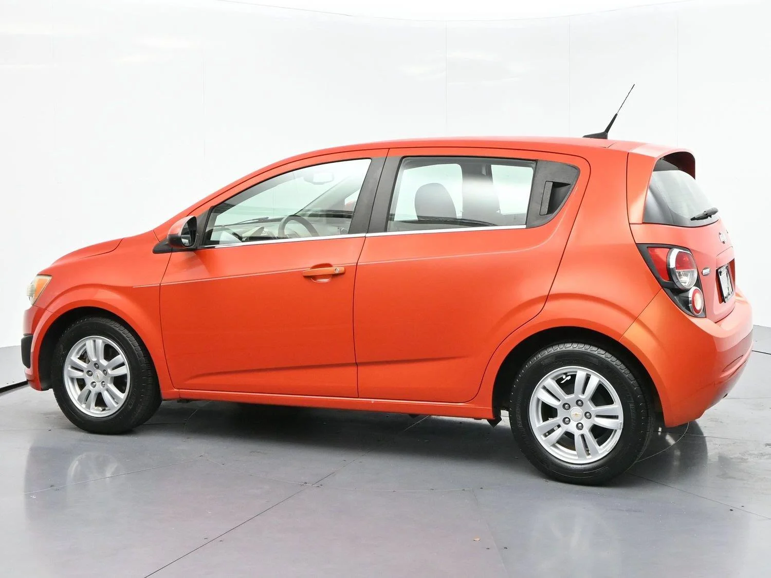 Used 2012 Inferno Orange Metallic Chevrolet LT image 5