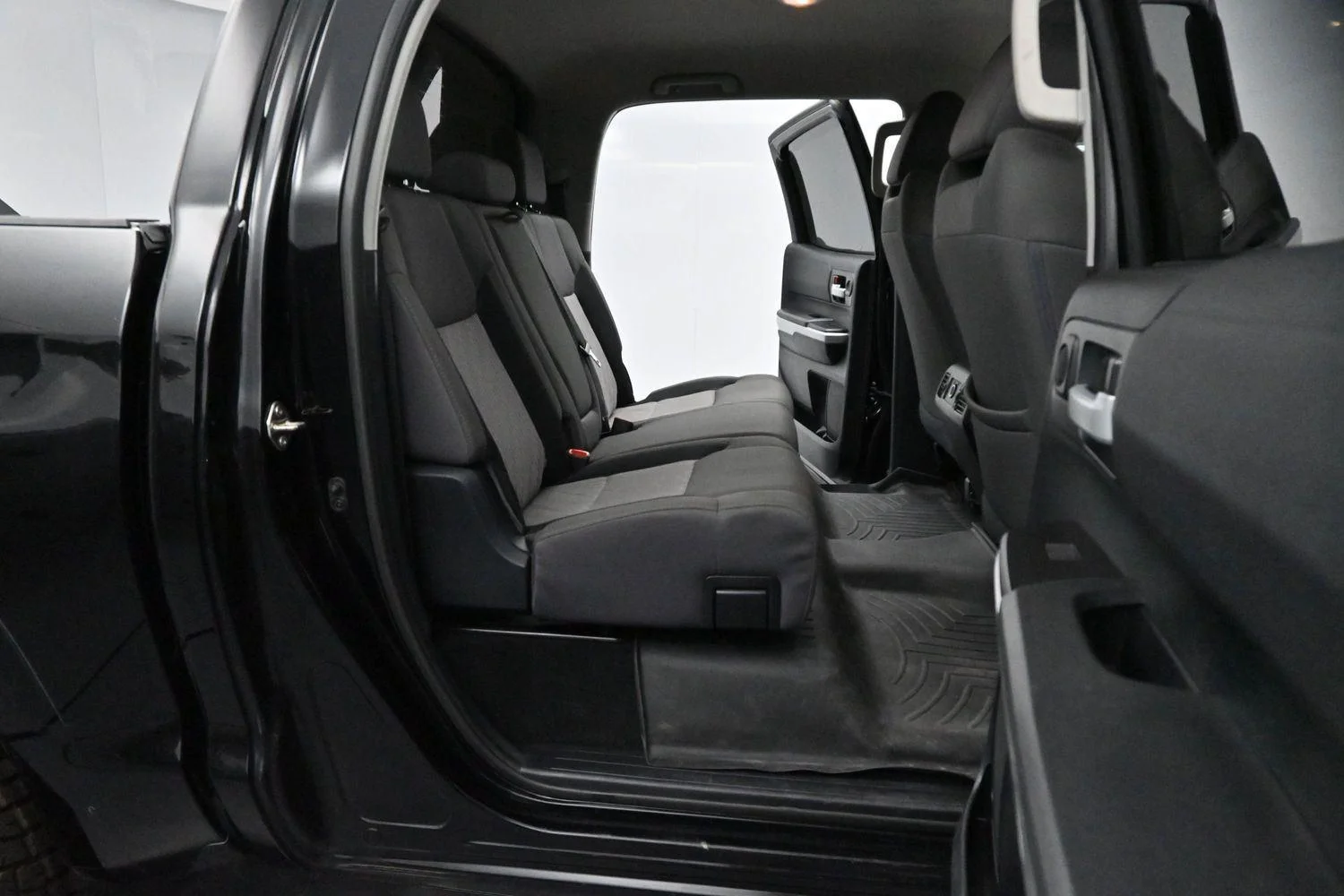 Used 2017 Black Toyota SR5 image 28