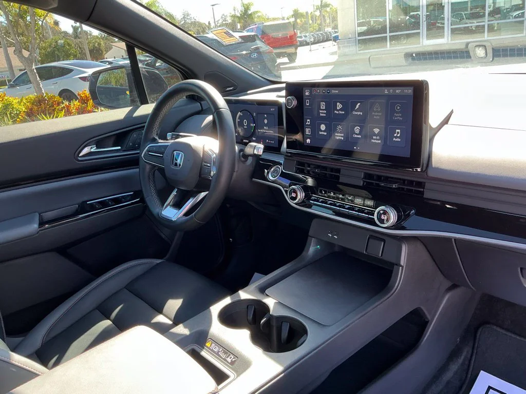 Used 2024  Honda Touring image 15