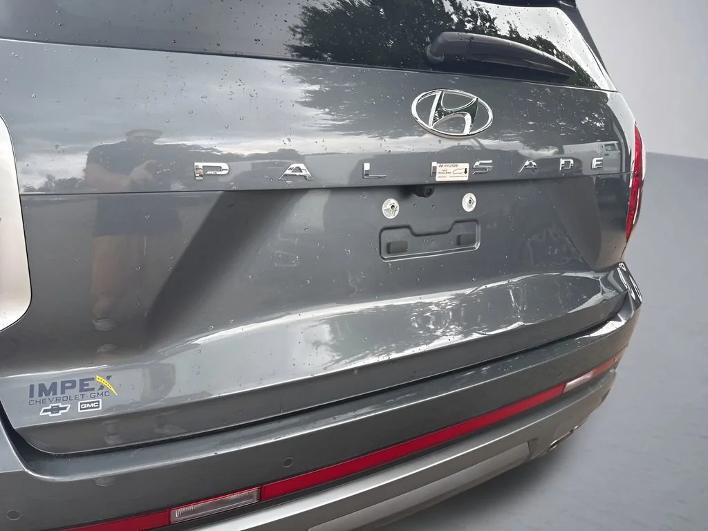 Used 2025 Charcoal Hyundai SEL image 38
