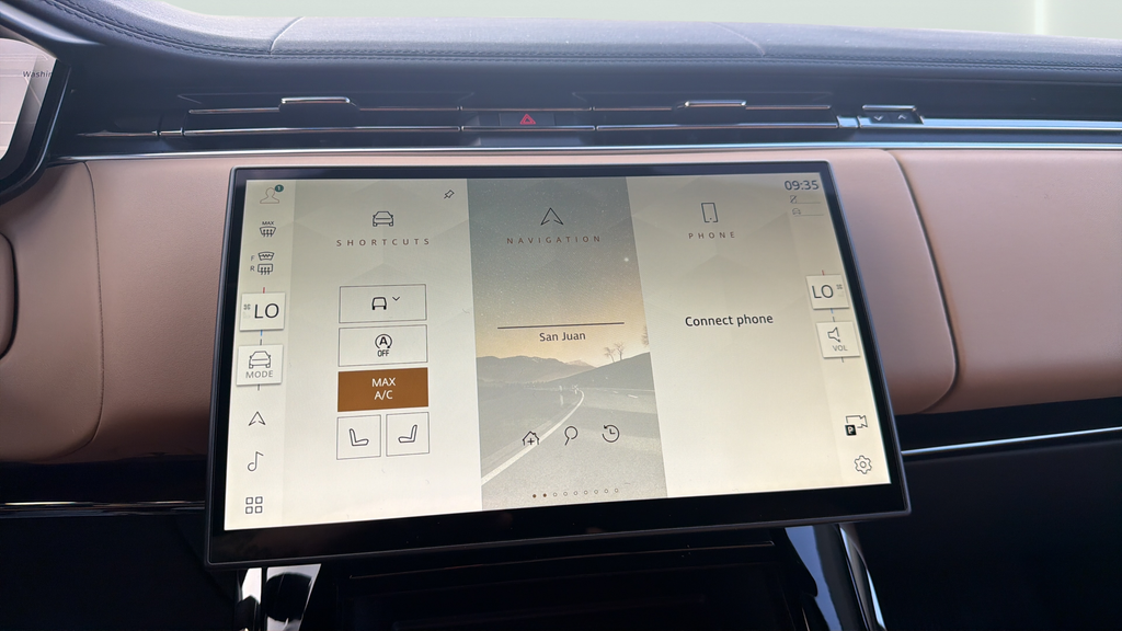 New 2026 Fuji White Land Rover SE image 22