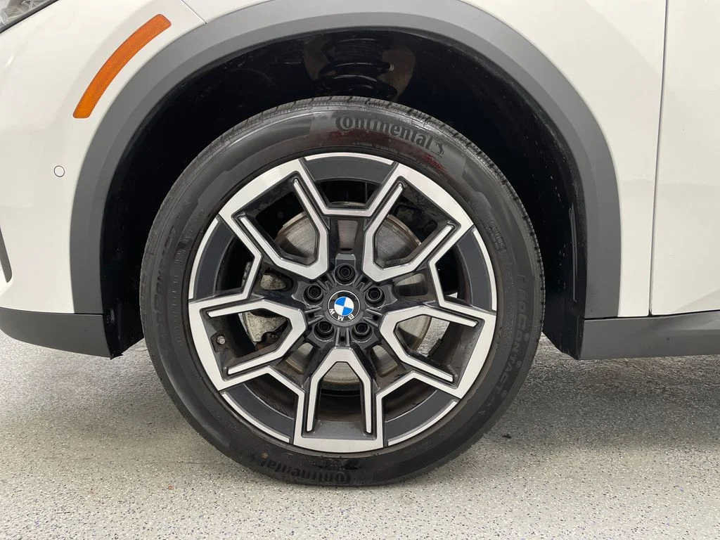 Used 2026 Alpine White BMW xDrive28i image 4