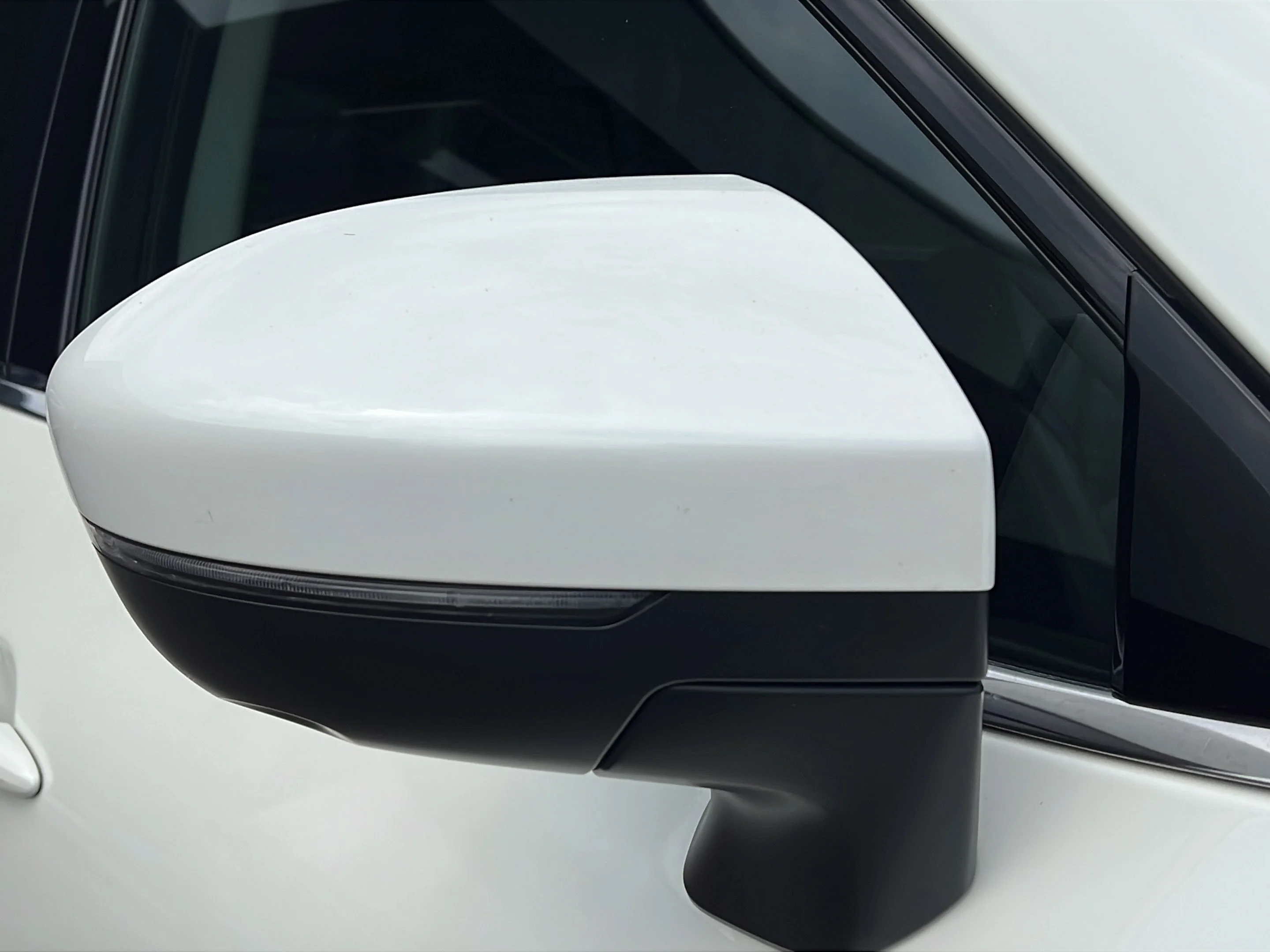 Used 2022 Pearl White Tricoat Nissan Platinum image 27
