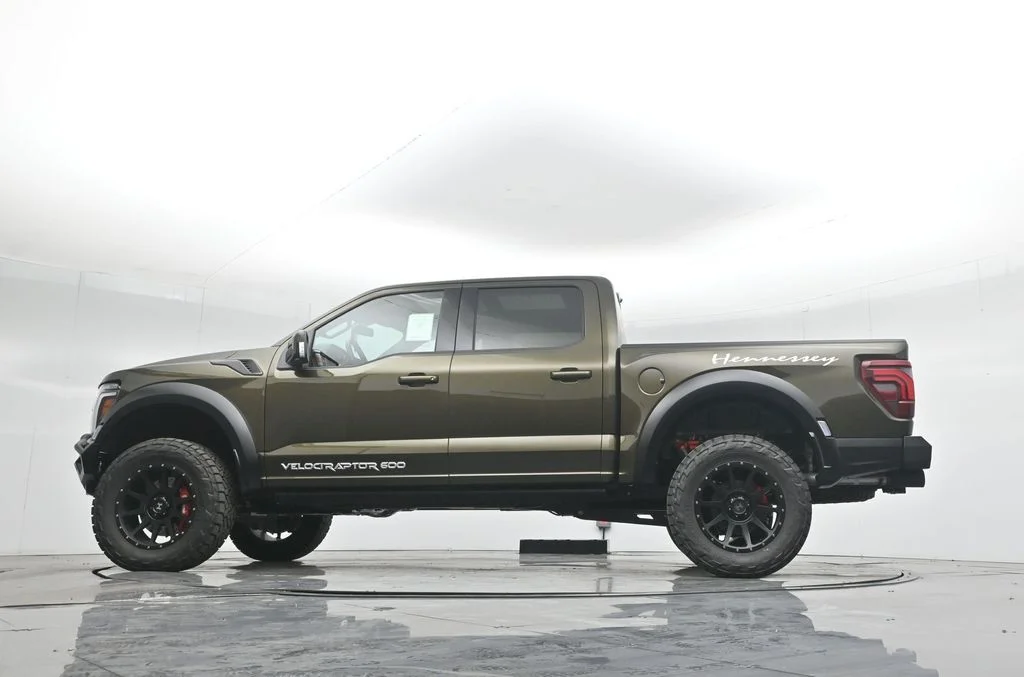 New 2025 Shelter Green Ford Raptor image 55
