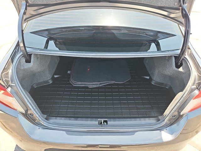 Used 2017 Dark Gray Metallic Subaru Limited image 29