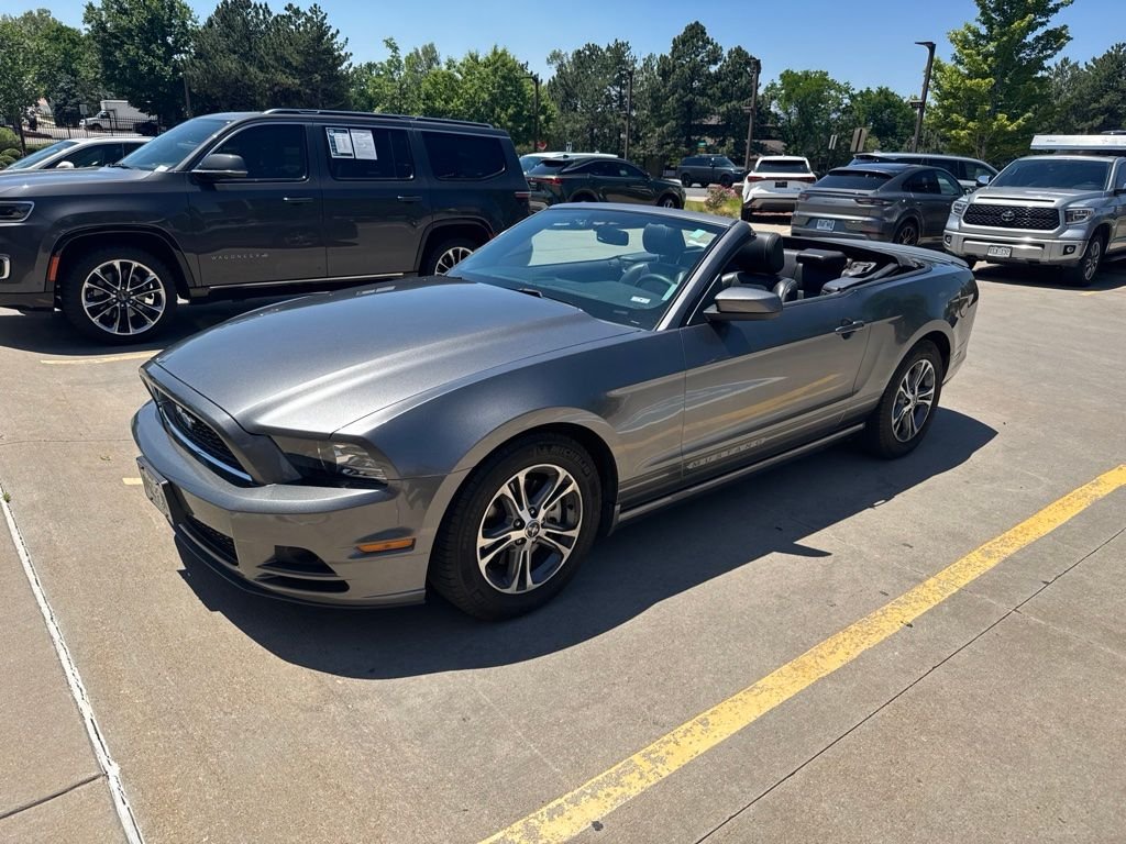 2014 Ford Mustang V6 Premium's photo