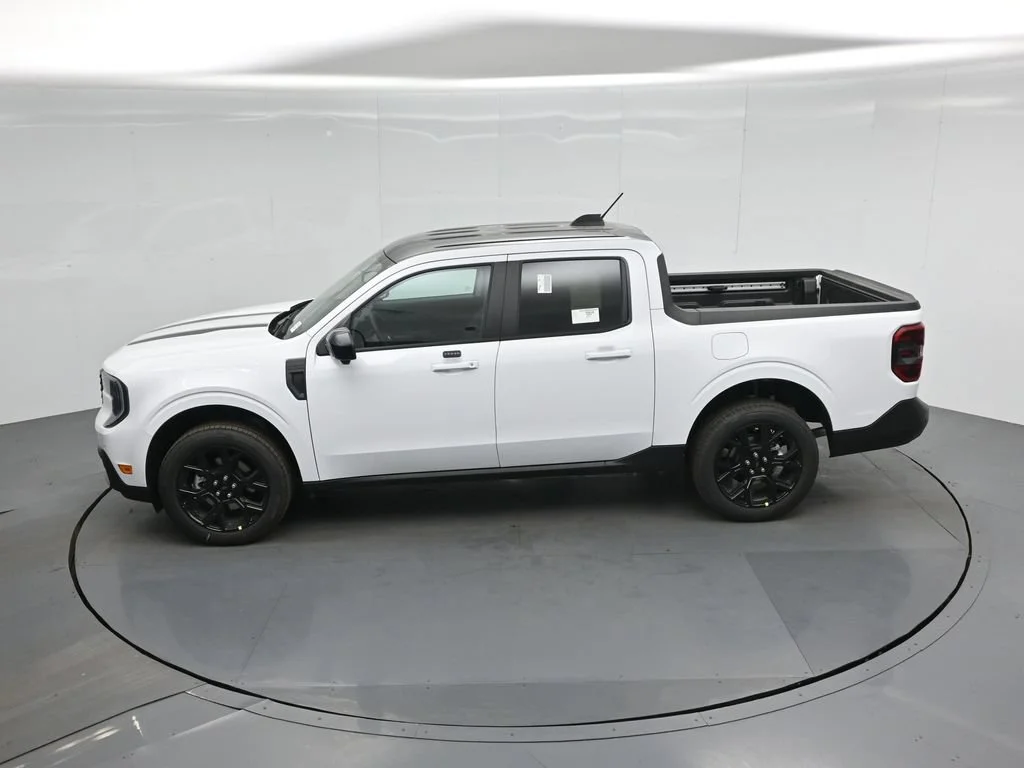 New 2026 Oxford White Ford Lariat image 43