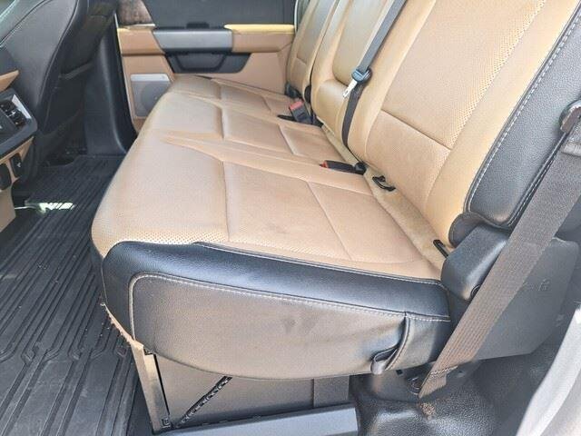 Used 2023 Star White Metallic Tri-Coat Ford LARIAT image 26