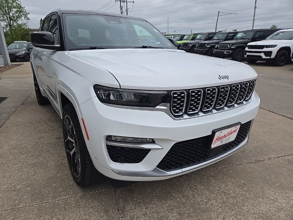 Used 2022 White Jeep Summit Reserve image 16