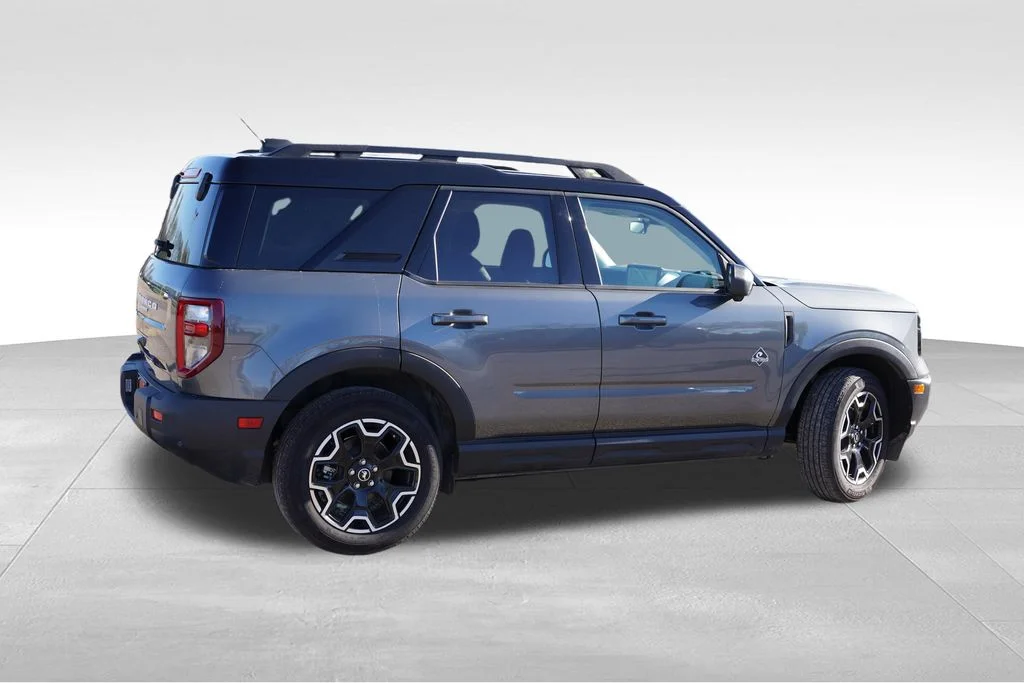 Used 2025 Gray Ford Outer Banks image 4