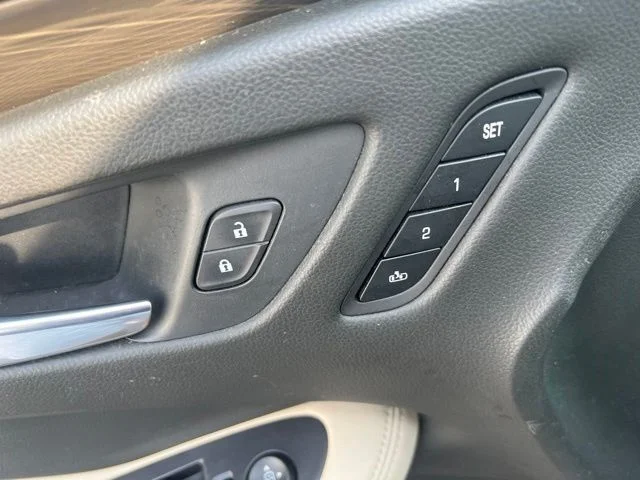 Used 2019 Brown Buick Essence image 27