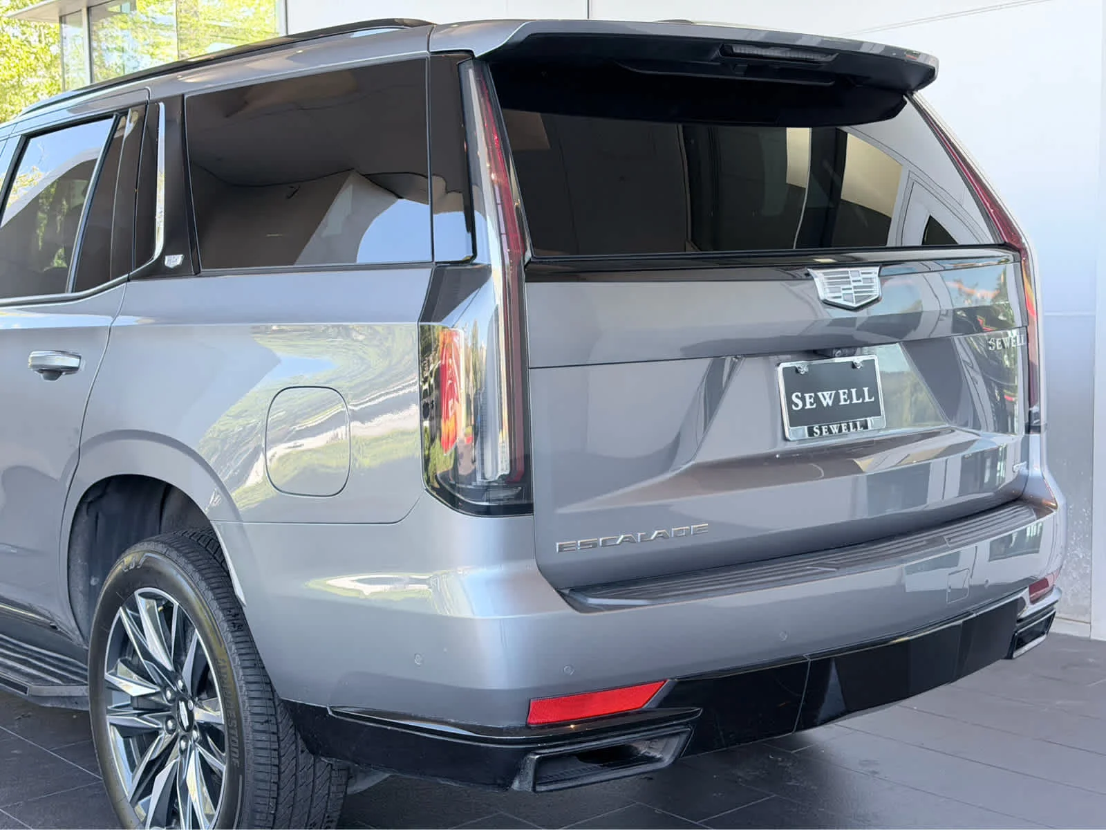 Used 2021 SATIN STEEL METALLIC Cadillac Sport image 8