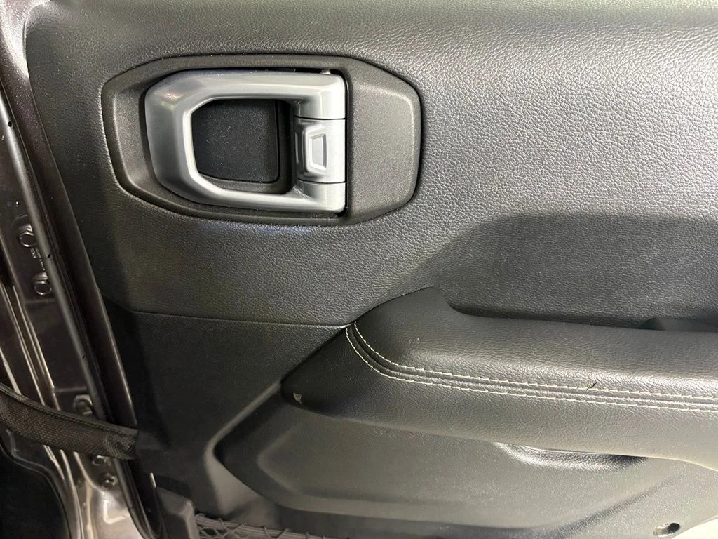 Used 2020 Gray Jeep Unlimited Sahara image 15