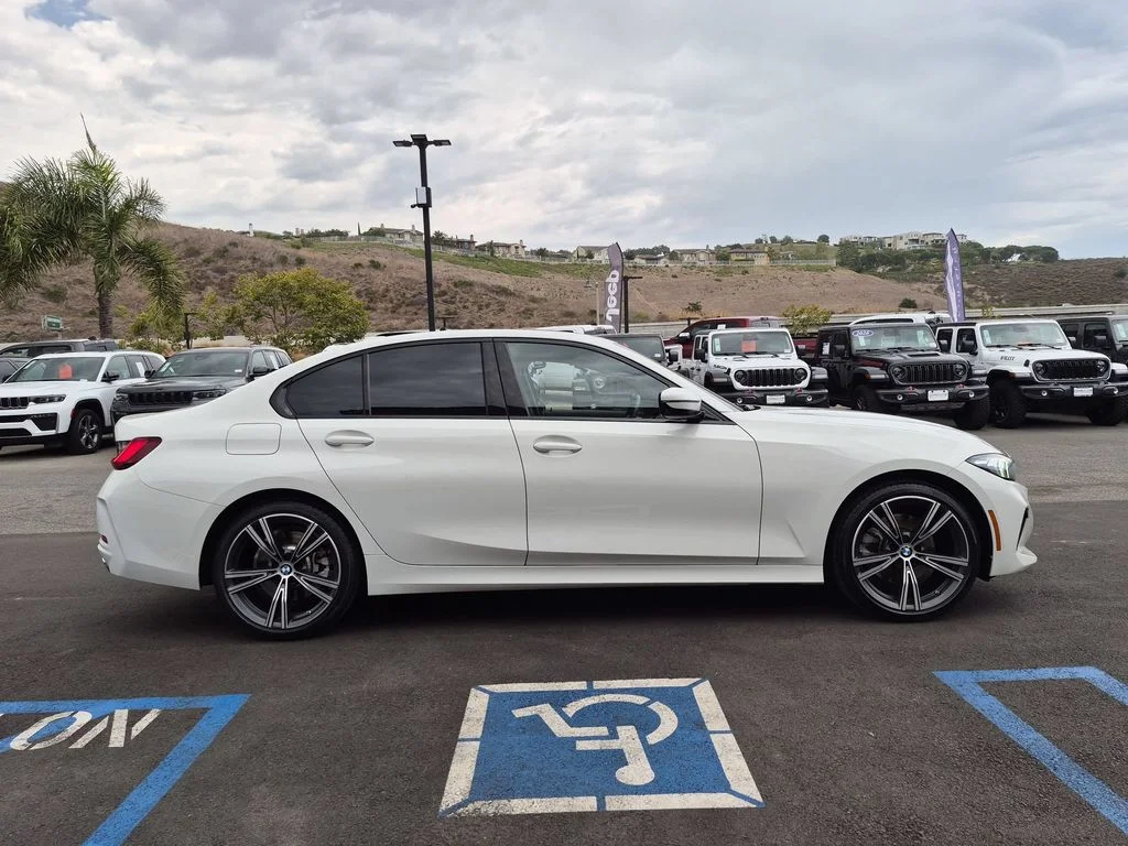 Used 2023 White BMW 330i image 4
