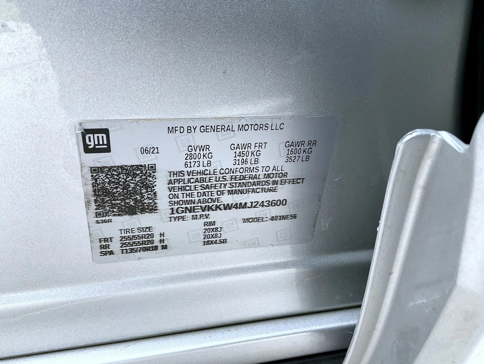 Used 2021 Silver Chevrolet Premier image 27
