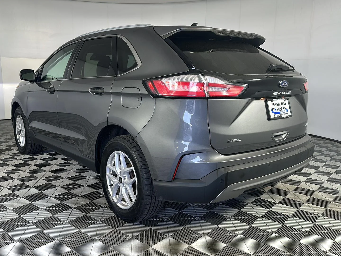 Used 2024 Carbonized Gray Ford SEL image 5