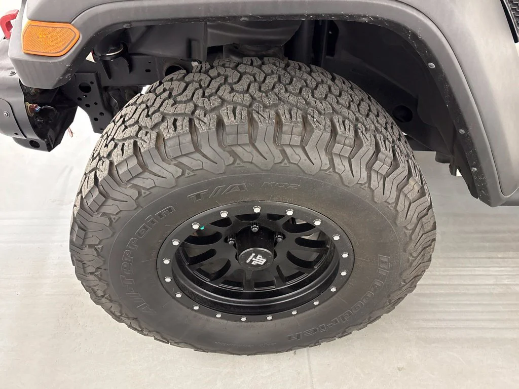 Used 2023 Red Jeep Rubicon image 11