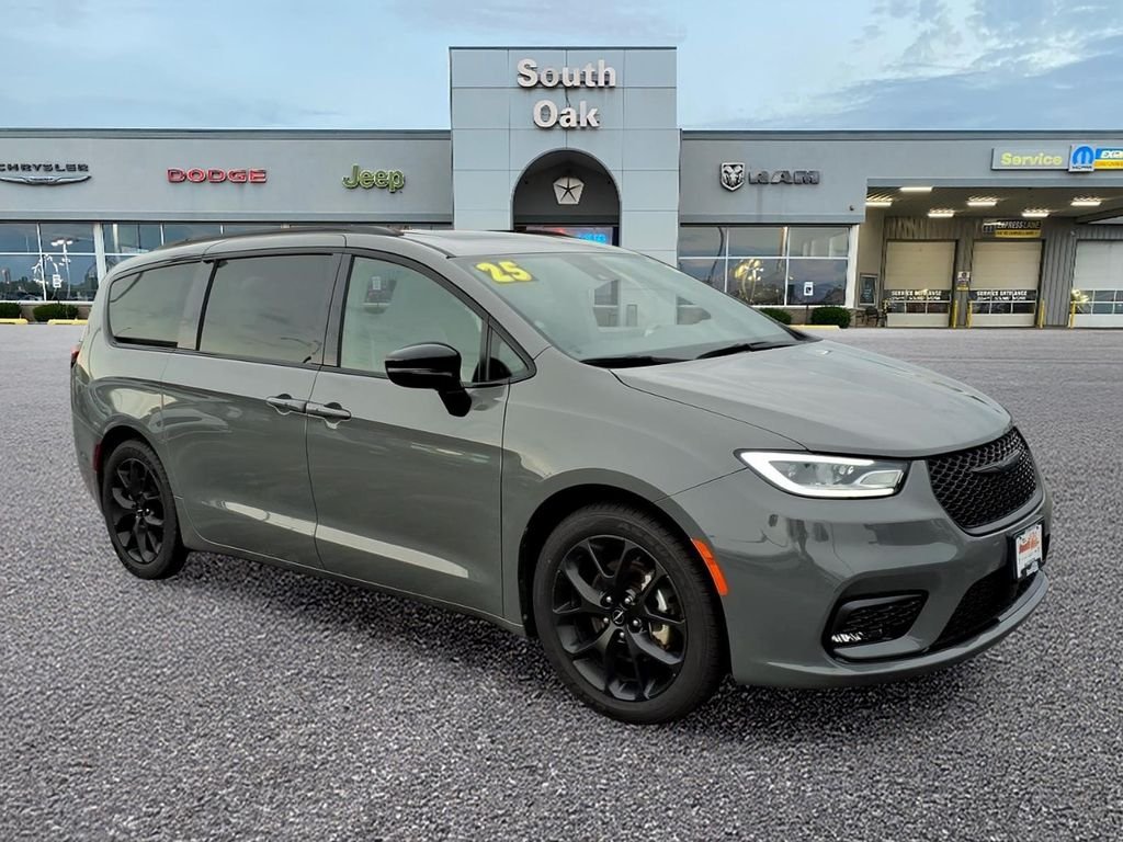 2025 Chrysler Pacifica