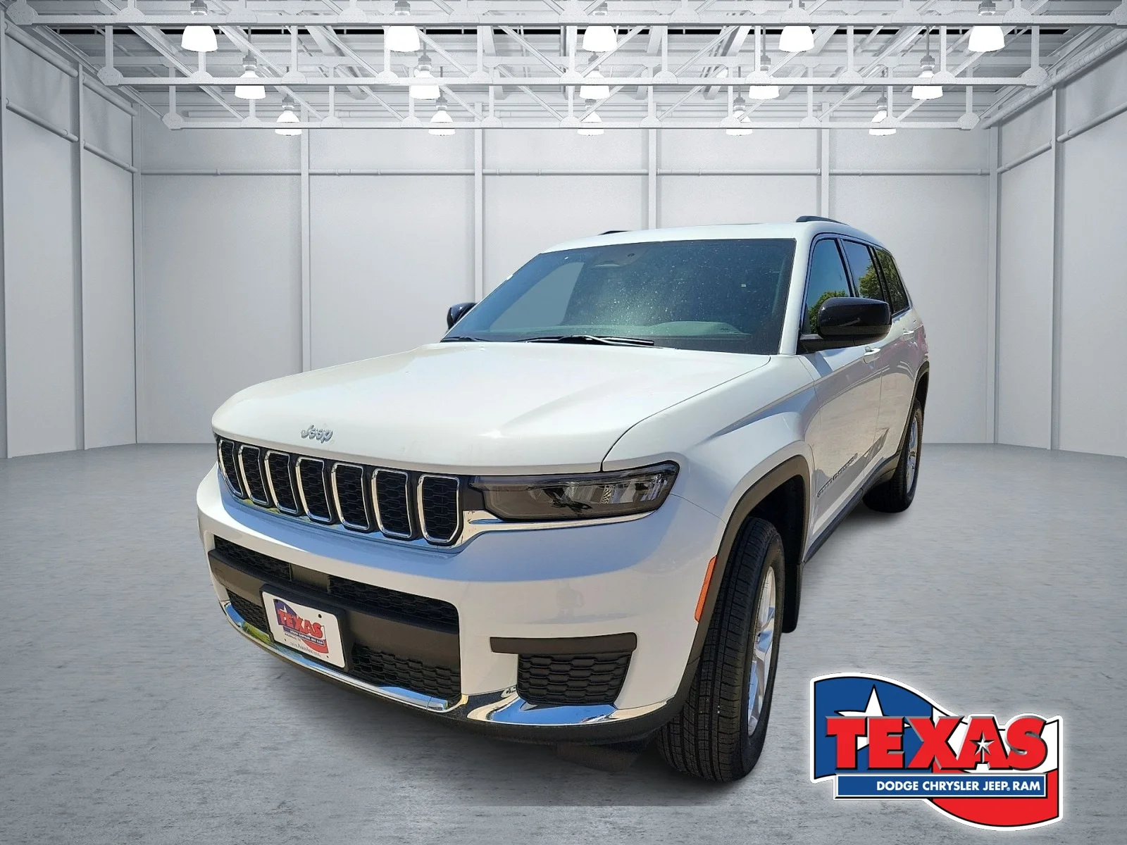 New 2026 PW7 Bright Whit Jeep L LAREDO X 4X4 image 1