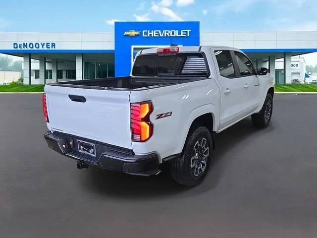 2026 Chevrolet Colorado Z71 - Photo 8