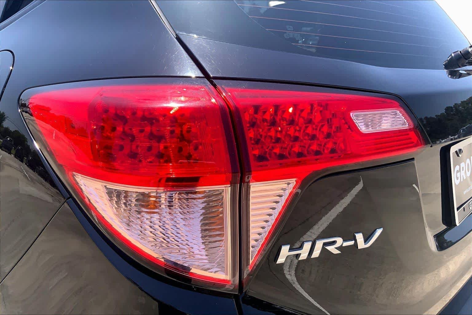 Used 2018 Crystal Black Pearl Honda LX image 27