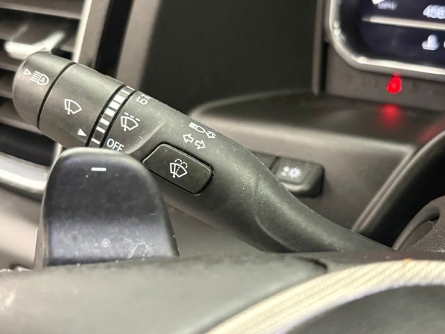 Used 2025 Silver GMC Denali image 24