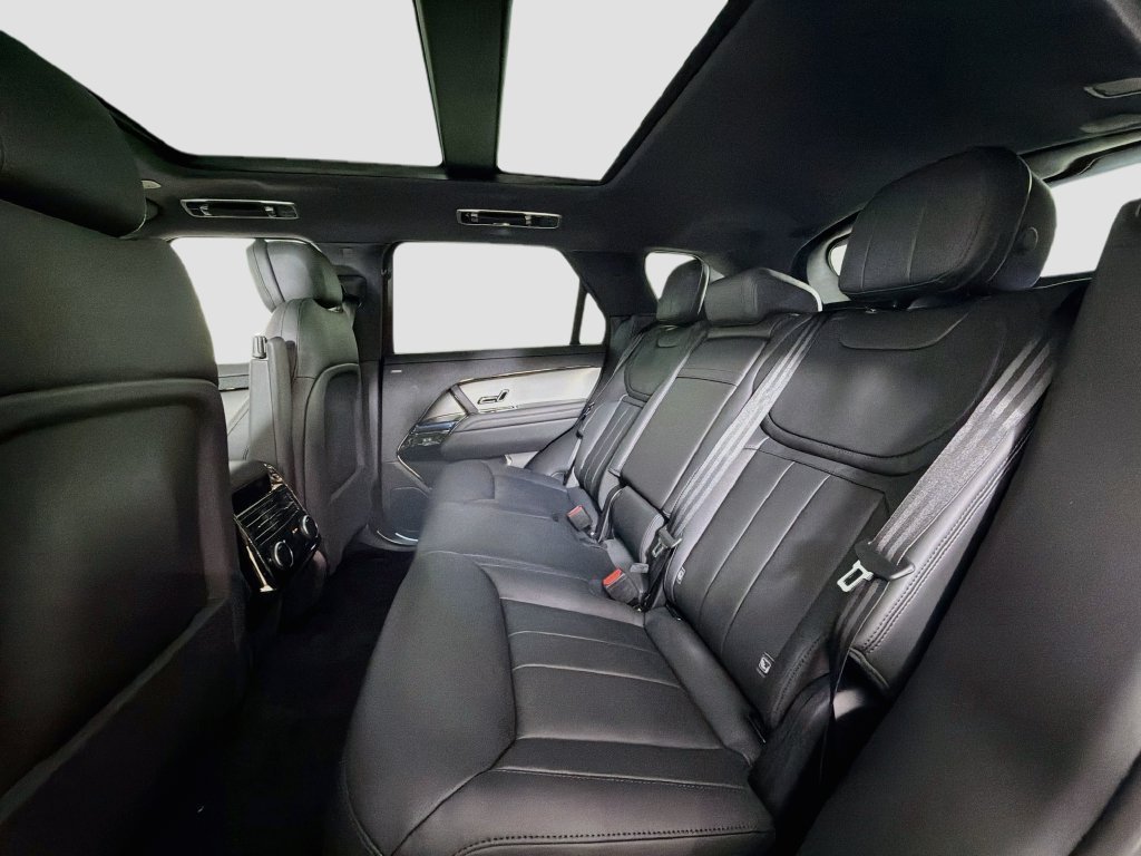 New 2027 Borasco Grey Land Rover  SE P360 image 26
