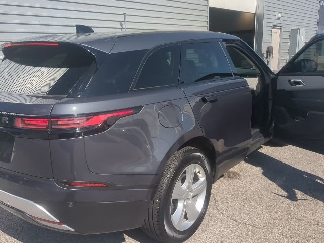 Used 2024  Land Rover S image 3